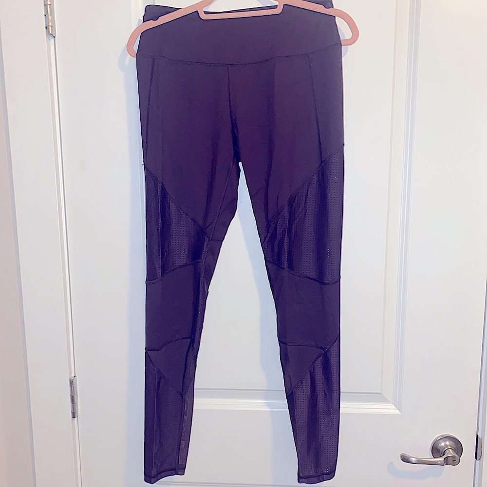 Victoria’s Secret Sport Leggings Medium Purple
